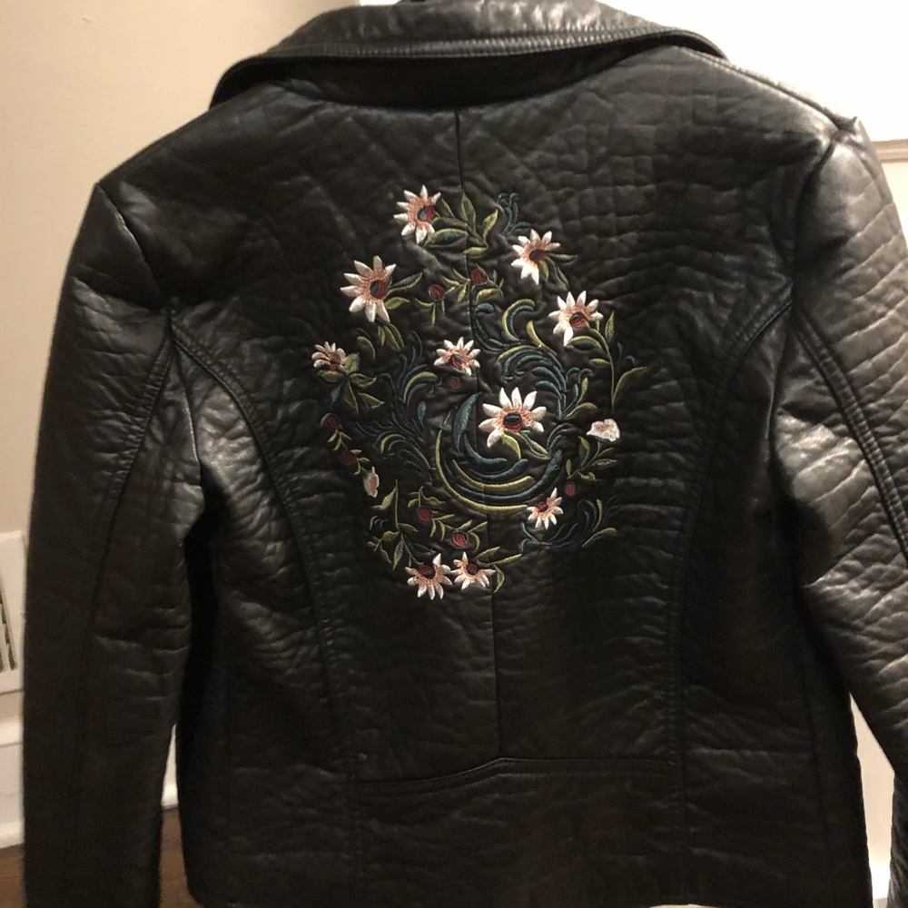 Ichi Jacket View 2